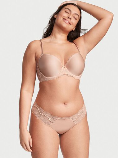 String Bordé De Dentelle, Description, large